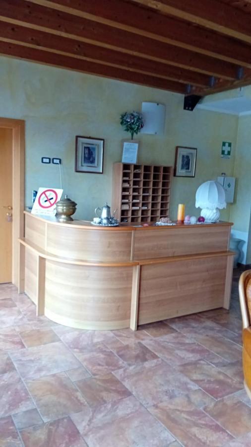 Mambly B&B Ristorante Pizzeria Galliate Exterior photo